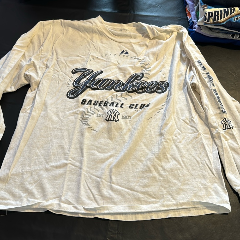 White New York Yankees long sleeve majestic